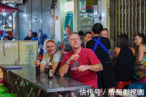 街道|泰国最有“年味”的街道，满街都是穿旗袍女孩，春节氛围堪比国内