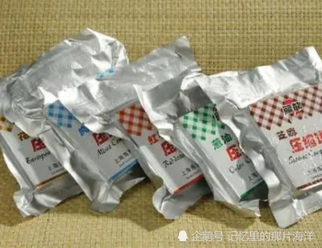 压缩饼干|知道压缩饼干等于几碗饭吗小伙拿去煮出结果后,整个人都不好了