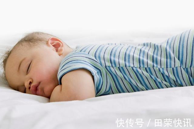 陪伴物|宝宝''一抱就睡,一放就醒''知道原因后,妈妈舍不得放下了