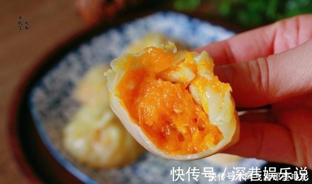 南瓜丝|懒人小笼包，比蟹黄包还好吃，鲜香多汁，不发面不揉面，出锅必光