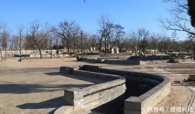 到底|平地冒炊烟看似无人地窨子房到底是什么