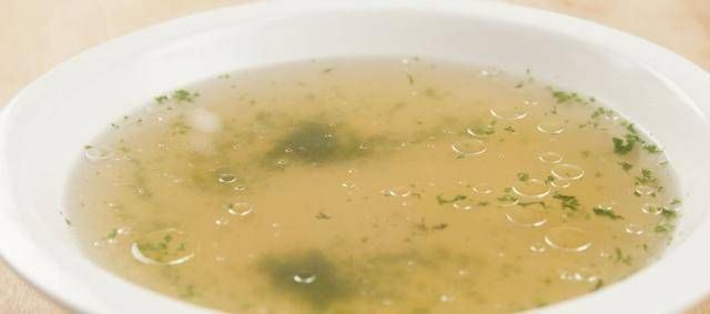 胎儿|怀孕期间，这四种食物应尽量远离孕妇，否则会伤害胎儿，特别是图1
