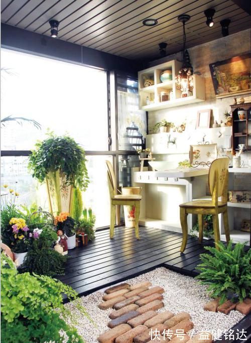 阳台上|阳台装修这么漂亮,客人更喜欢坐阳台!