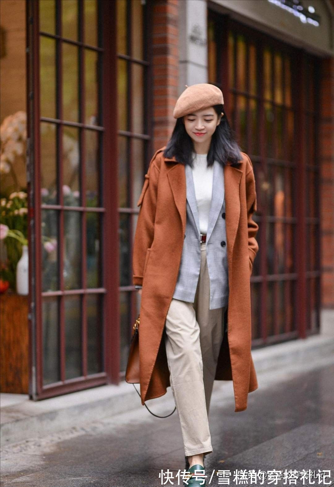 小蛮腰 今年火了一种穿法叫：“大衣+西装”，时尚保暖又高级，太有范了