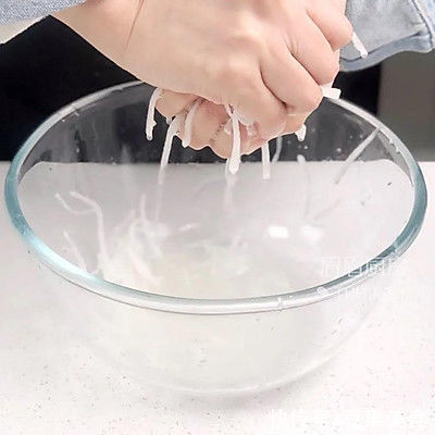 简单快手,下班回家也能做的水晶丸子