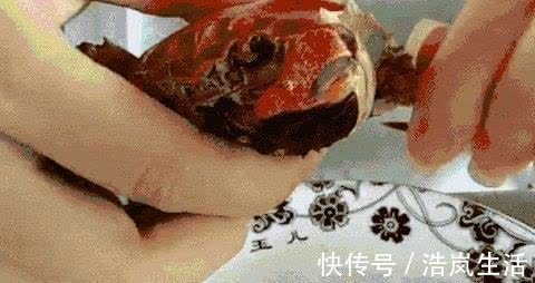 无腿蟹|让女儿吃“无腿蟹”,儿子多分虾的娘,宝妈的行为令人心寒