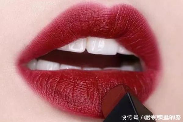 全场|年底参加各种聚会,包包里备上这4支口红,瞬间就能“美呆”全场