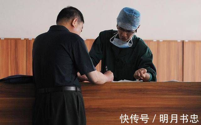 二孩儿|50岁妈妈和女儿同时怀孕,妈妈积极保胎,孕36周生下一名男婴