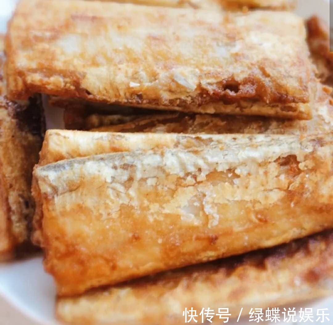 教你在家做椒盐酥带鱼，简单没腥味，外酥内嫩，大人小孩都爱吃