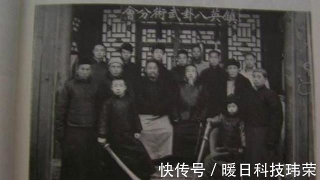 武学$此人枯瘦如柴却力大无比,一生比武未尝败绩,只要出手必有伤亡