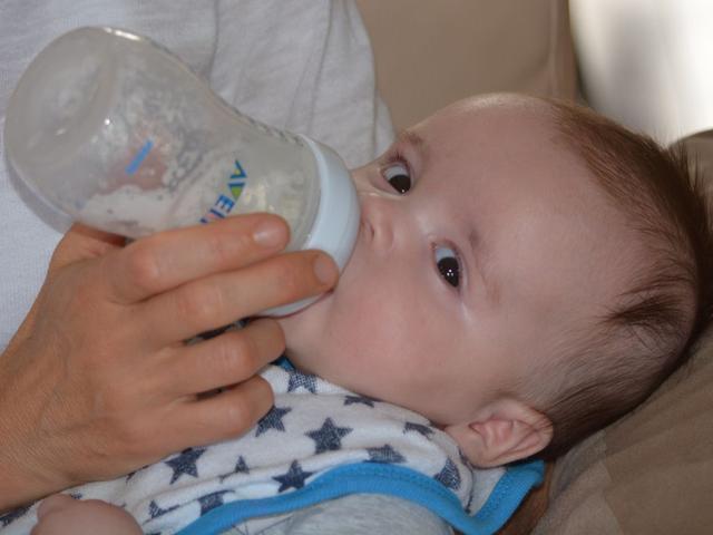 过度肥胖|宝宝这些“小毛病”,通常是因为父母过度喂养,可能会影响娃智力