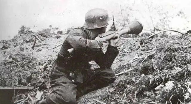 美军|二战晚期德军垂死挣扎:两辆豹式击毁美军数十辆坦克