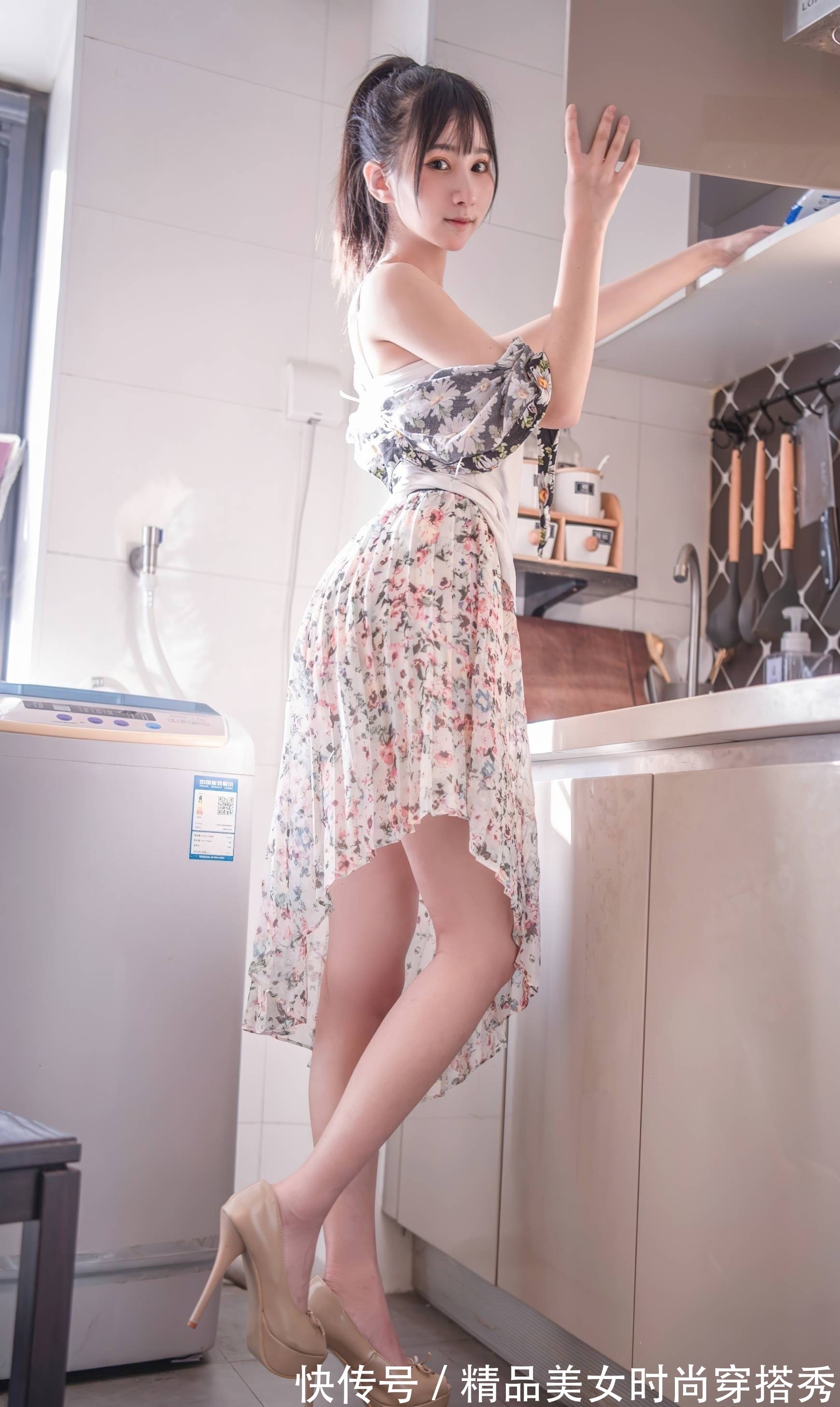 上衣 碎花的上衣搭配碎花半身裙,感觉生活瞬间充满了干劲