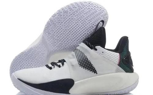 开学不来双新鞋穿？2021年最新四款实战篮球鞋盘点