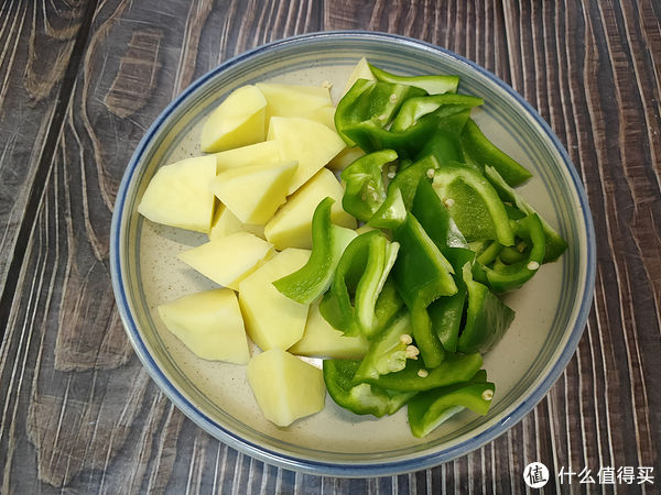 绝配|土豆的绝配,这样做咸鲜回甜特下饭,好吃到喝汤