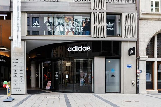 阿迪达斯净利暴跌八成 爱马仕一周连开三店