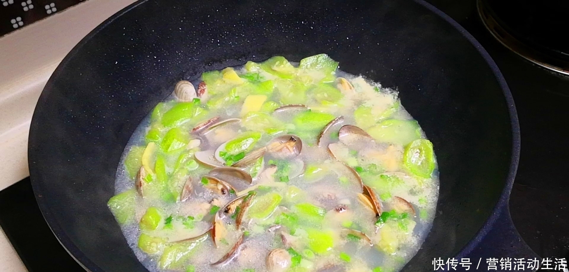 丝瓜花蛤汤|它和丝瓜一起做汤是绝配,鲜美又开胃,夏天喝比骨头汤还过瘾