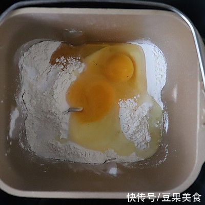 学会手工鸡蛋面,解锁正宗味儿