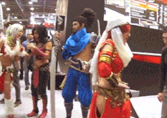 |搞笑GIF趣图:趁房间里没人,带闺蜜彻底的放飞自我