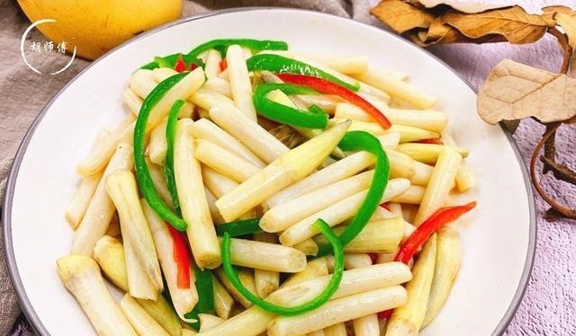 这蔬菜是“清肺高手”,我家一周吃2次,润肺特别好,现在正当季