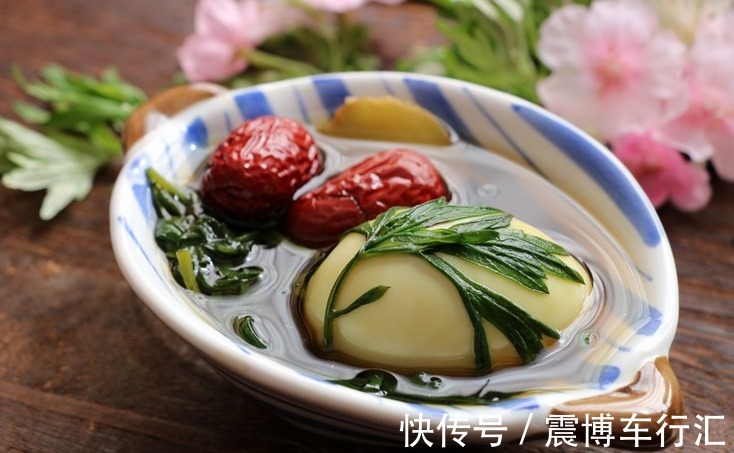 艾叶煮鸡蛋|春天,女性朋友要多吃艾叶煮鸡蛋,教你正确做法,汤都不浪费