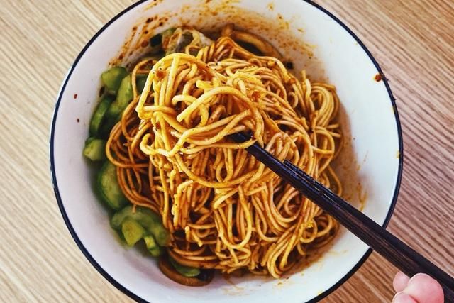 味道|逛超市时这5款平价小吃，看着不起眼，但味道好饱腹感强，吃得值