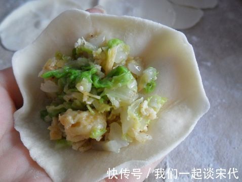 饺子馅如此做，鲜嫩多汁吃一口就上瘾，味道简直太香了