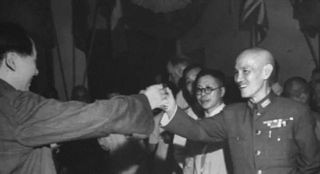 马前课!诸葛亮神准预言诗,14首对应14个朝代,当下应验到第11首