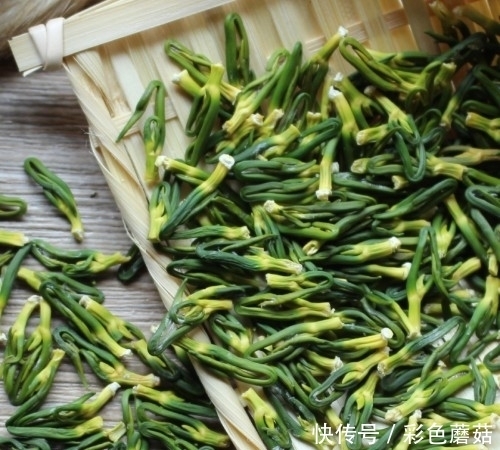 水喝食疗功|晚上翻来覆去睡不着?不妨用此物泡水喝,告别失眠,安稳一整晚!