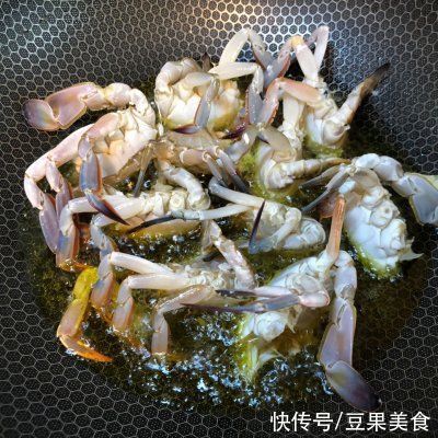 鲜美|#不容错过的鲜美滋味#葱焖梭子蟹