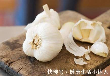 慢跑|三种食物吃太多,血脂会超标,身体出现6个表现,抓紧降脂吧