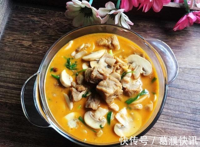 口蘑|买点口蘑回家炖牛肉，汤汁浓郁，口蘑Q弹，是一道不错的下饭菜