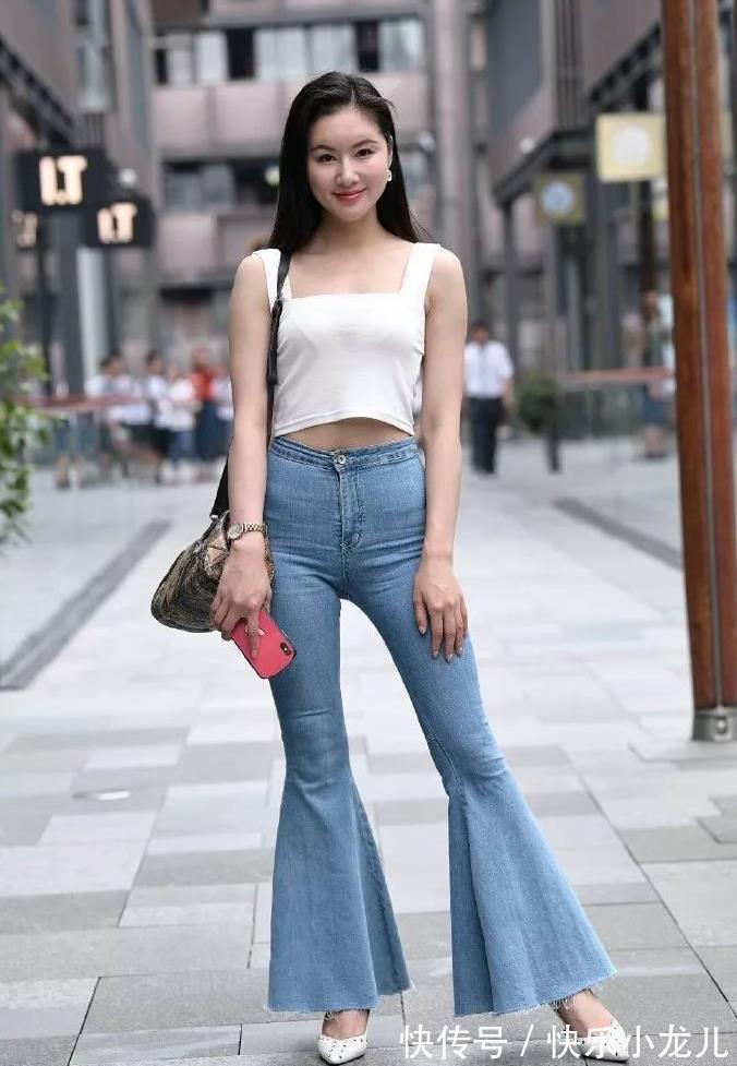 单鞋 非常修身的女神,看似很纤瘦,其实非常有料,是我女朋友就好了