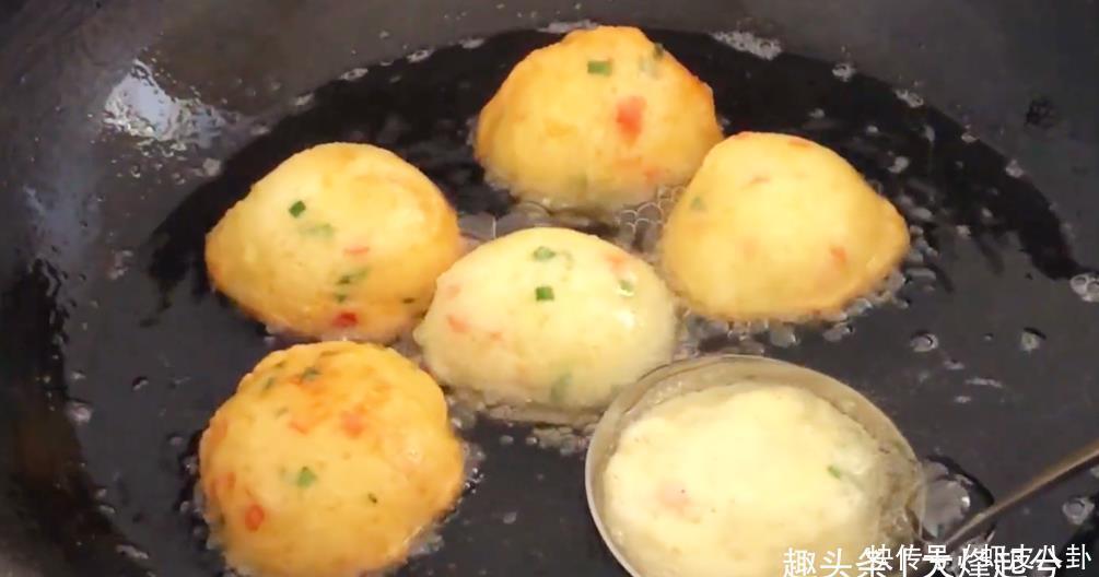 早餐|早餐最爱鸡蛋泡泡,做法简单,手不沾面不擀面,外酥里软家人爱吃