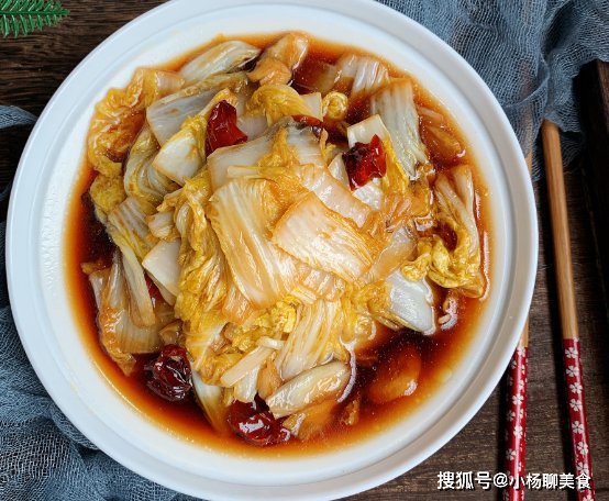 炒醋溜白菜，醋要什么时候？做对这一步，味道不输大饭店