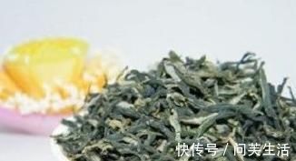 山楂|山楂加一宝泡水喝，每天一杯，排出黑臭宿便，和大肚腩说拜拜