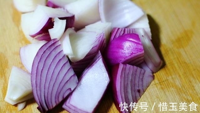 一家三口的晚餐，4道家常菜荤素搭配，开胃又下饭，好吃又营养