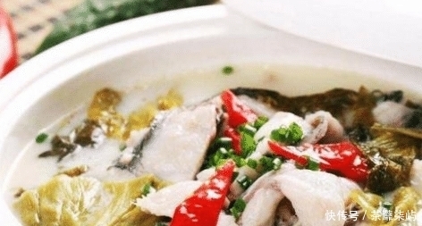 鱼肉|酸菜鱼里没有鱼肉,外卖员和商家争吵后,往顾客餐点里放烟头