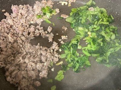  地方|雪菜炒肉沫家常做法，下饭入味，做法简单，颇具特色的地方美味