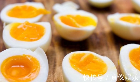 近视眼|每天吃一个鸡蛋有坏处其中3点不可不知,说出来你别不信