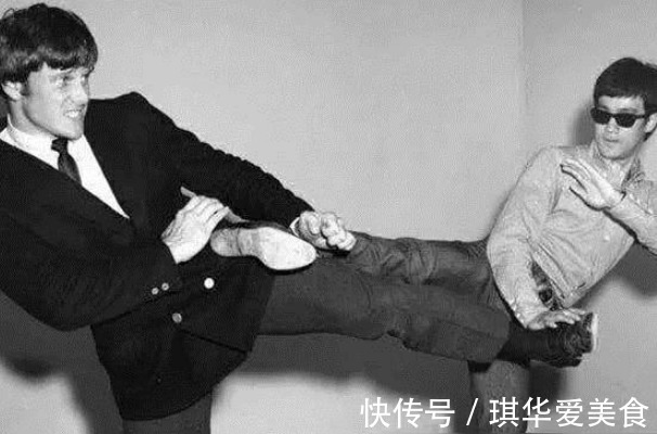 李小龙|李小龙的日本大徒弟,为他终生守墓不再收徒,如今94岁仍每周扫墓