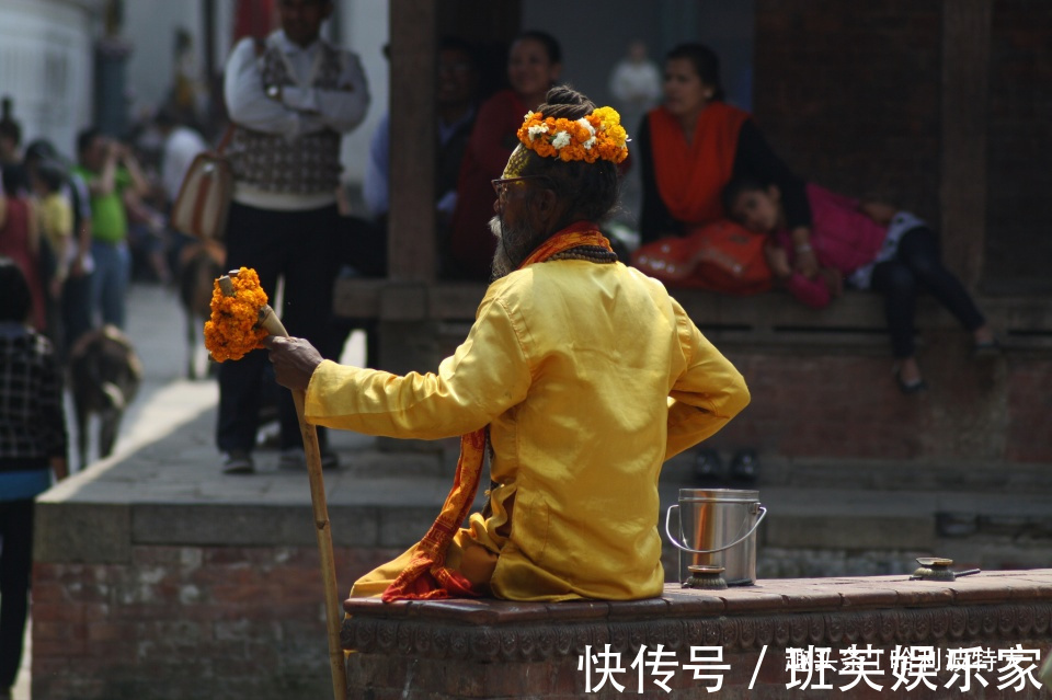 印度教|中国的圣人让人顶礼膜拜，尼泊尔的圣人遍地都是，喜欢被游客拍照