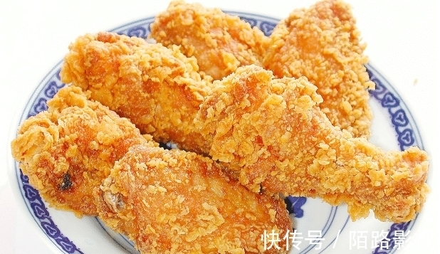 美食|炸鸡腿，鸡酥肉烂散发着特有的酒香味儿，是不可多得的美食