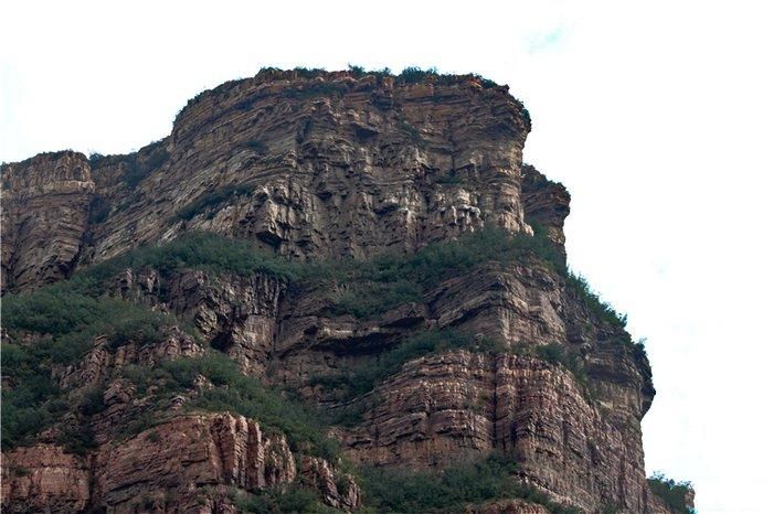 清凉之地龙岩寺，不经意间的偶遇，苍岩山下溪水潺