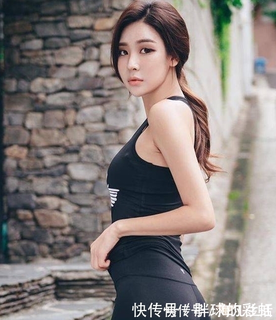 打底裤 倾国倾城的打底裤小姐姐,大秀魅力身姿,展示优美迷人的S形身材