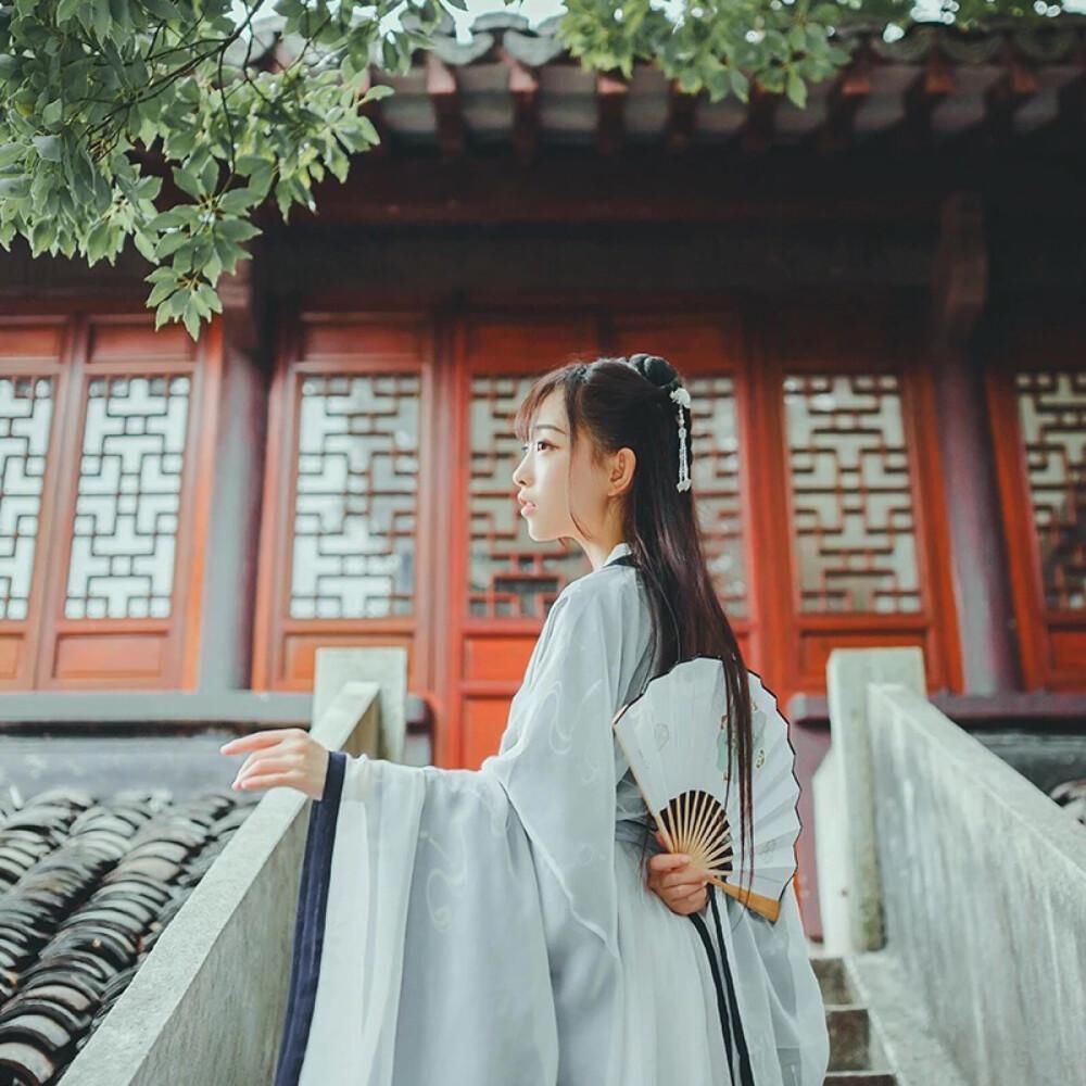 这些汉服曾经火遍汉服圈,但是现在很少人去买,原因很简单