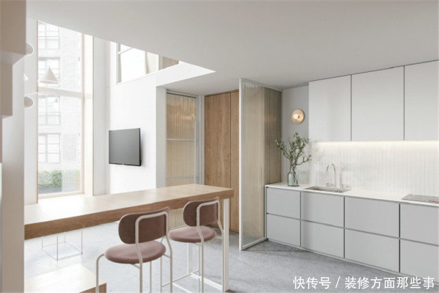 极简风|57㎡极简风loft公寓粉色楼梯提亮空间,时尚气息铺面而来