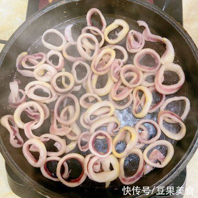 10万豆友收藏的电饼铛烤鱿鱼圈做法，你还不会做？