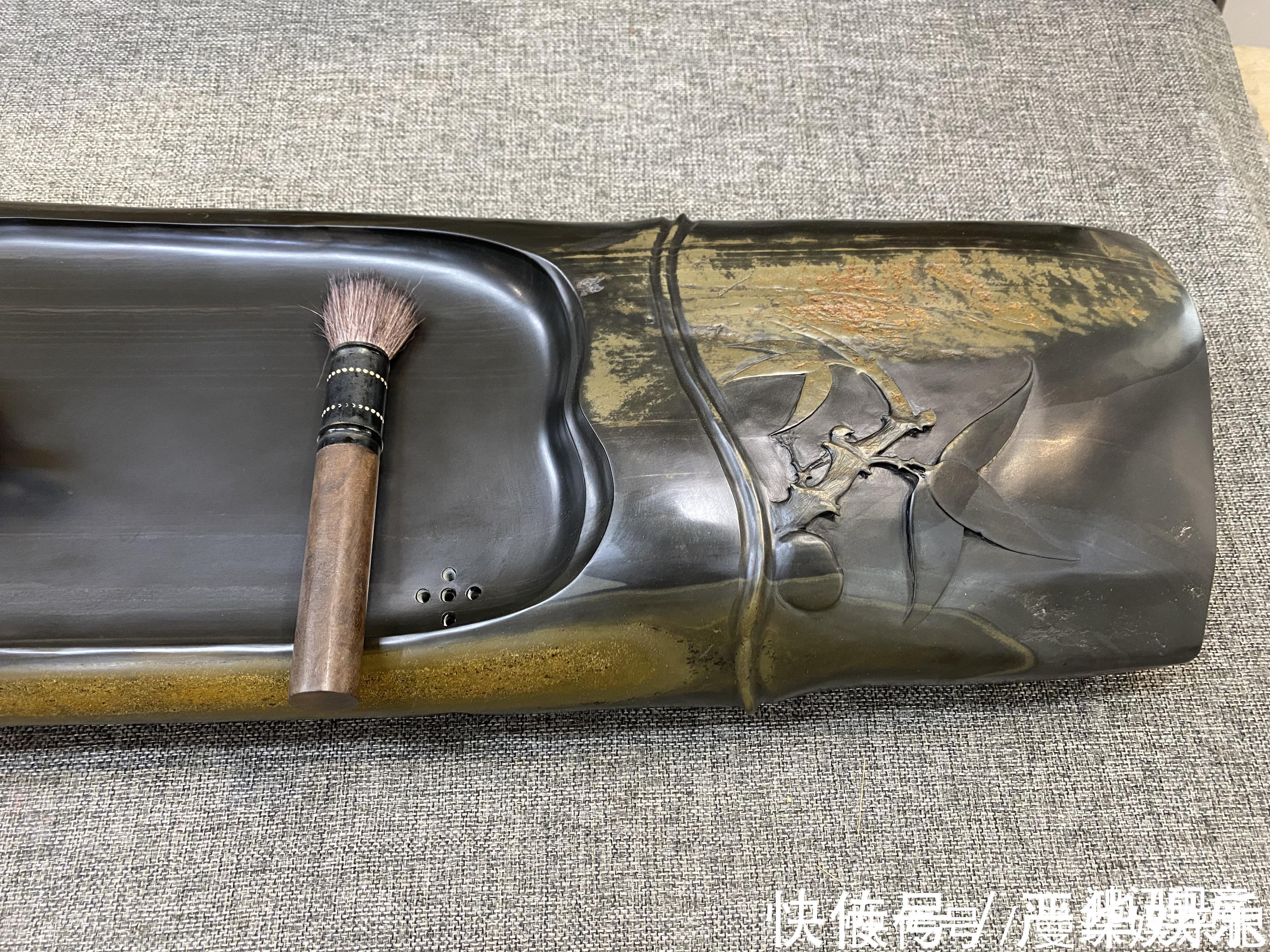 歙砚石!把石头雕成一根“竹子”,并把竹子做成排水茶盘,这作品太自然了