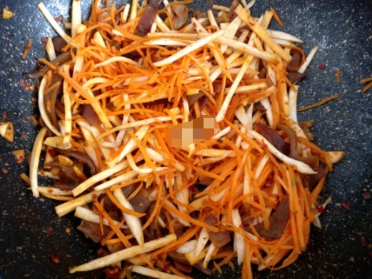 这菜比鱼香肉丝还要好吃10倍,每次家里做,家人总抱怨饭不够吃!